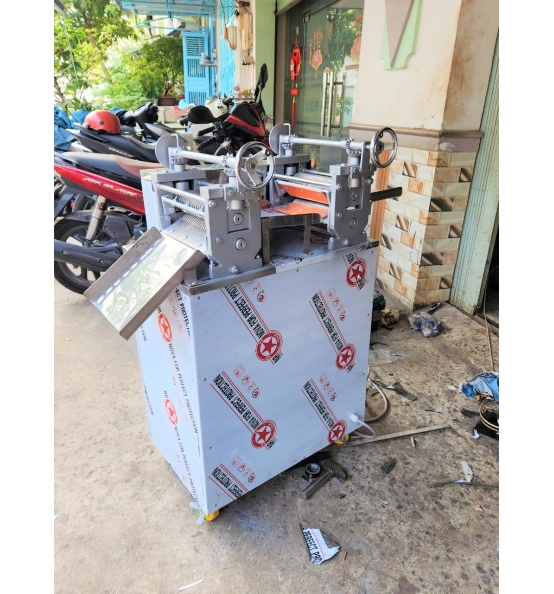 Máy cán khô mực tạo rãnh